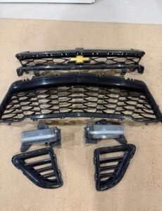 6th en Camaro ss Oem Front grilles & fog lights