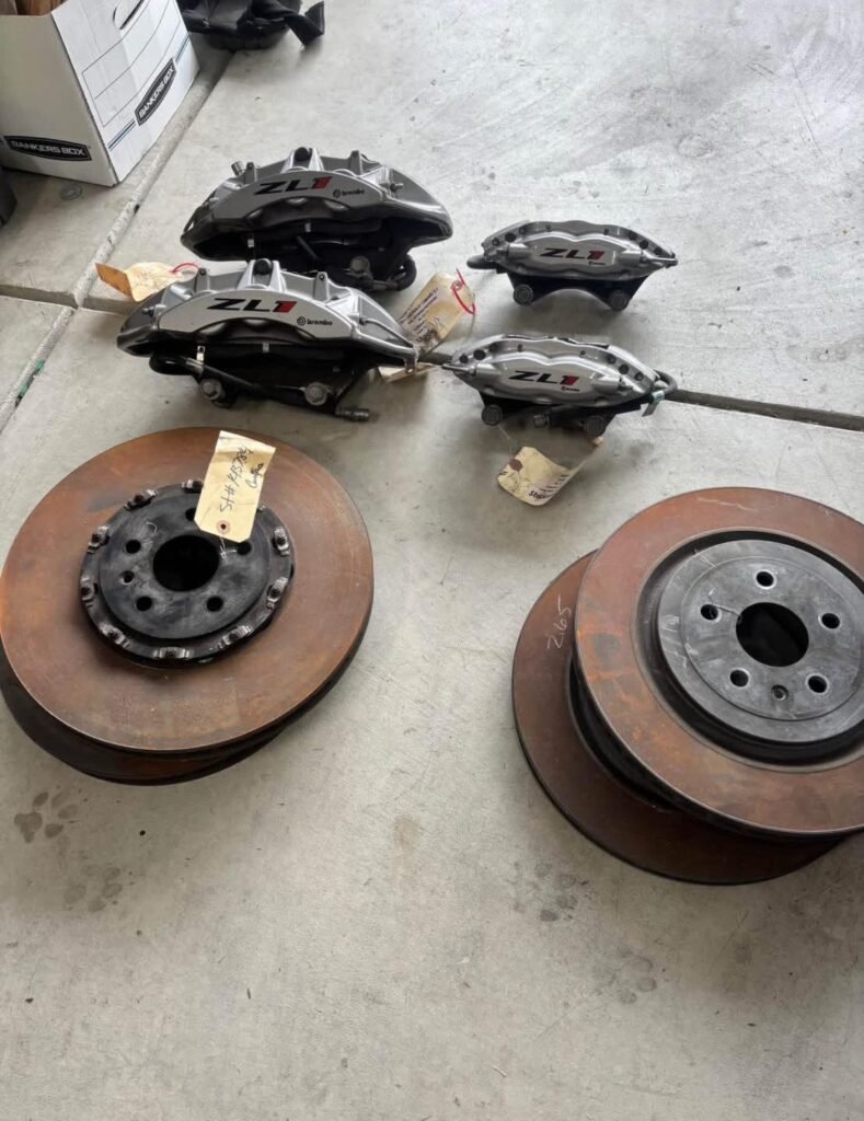 2017-ZL1-Brembo-Calipers-With-Rotors